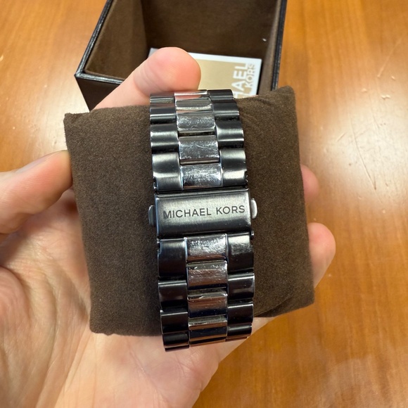 Michael Kors Chronograph Watch - Picture 3 of 7